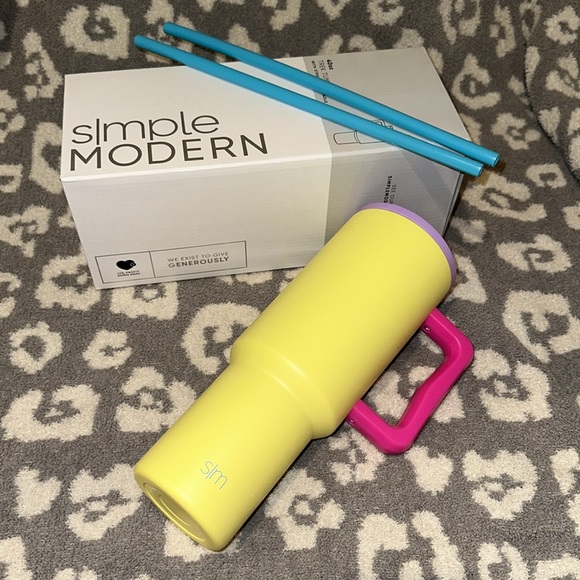 Simple Modern Trek 40oz Tumbler in 🍋 Lemon 🍋 Drop 🍋New 🆕 & Never Used😍 - Picture 11 of 17